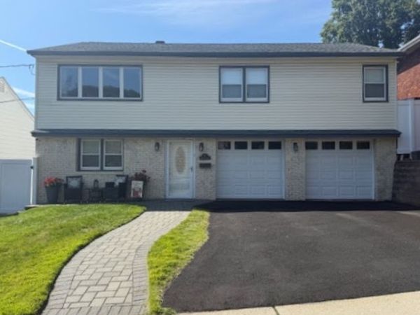 852 Joralemon St, Belleville, NJ 07109