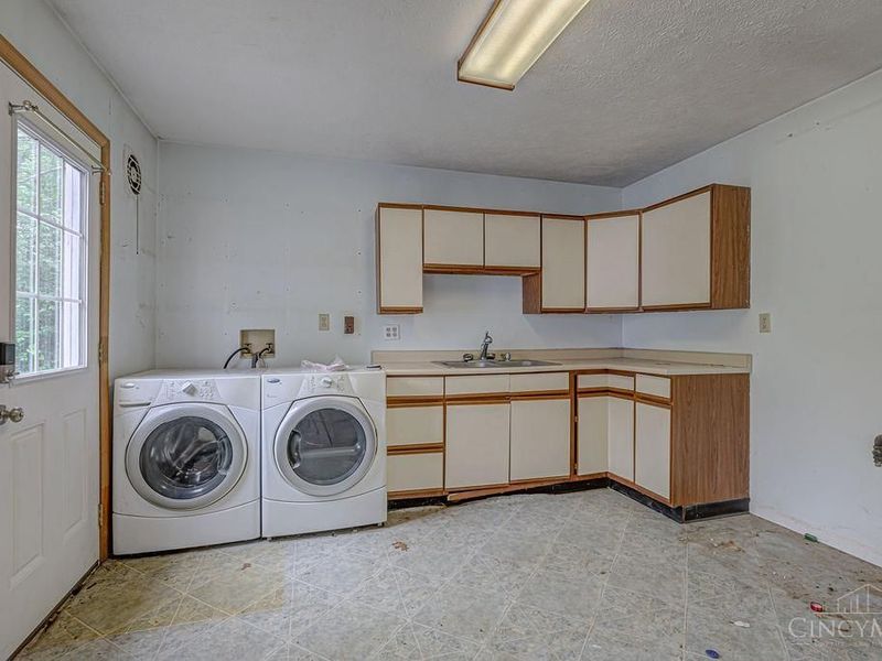 1050 Garnoa Drive, Springfield Twp., OH 45231 Photo 7