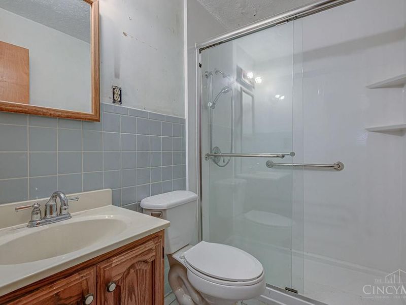 1050 Garnoa Drive, Springfield Twp., OH 45231 Photo 9