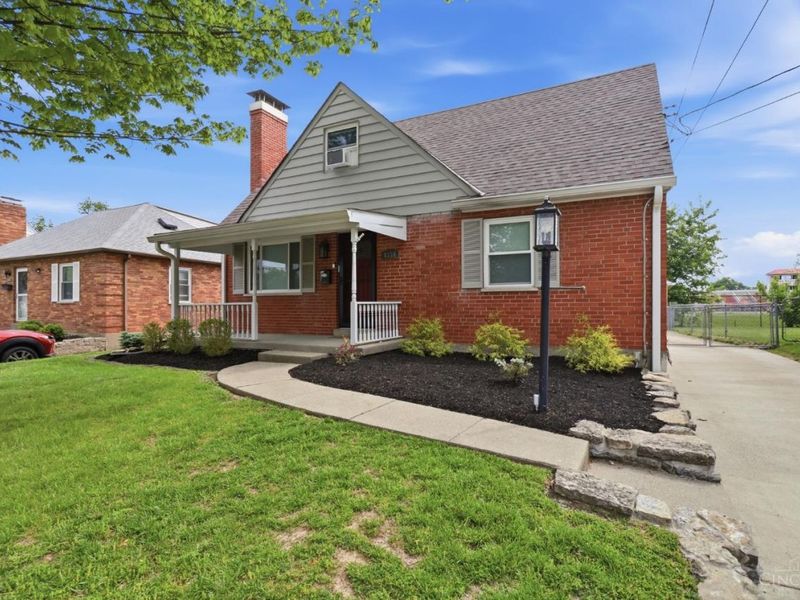 8330 Wexford Avenue, Sycamore Township, OH 45236 Photo 3
