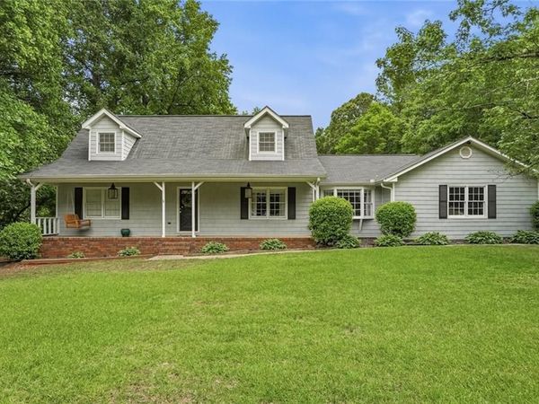 2134 E Cherokee Drive , Woodstock, GA 30188