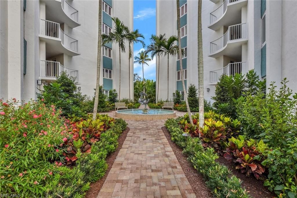 1300 Gulf Shore Blvd N, Unit 205, Naples, FL 34102 Photo