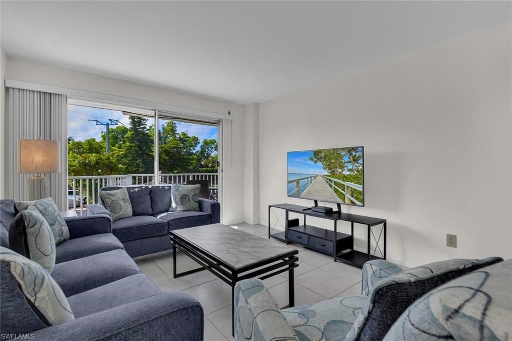 1300 Gulf Shore Blvd N, Unit 205, Naples, FL 34102 Photo