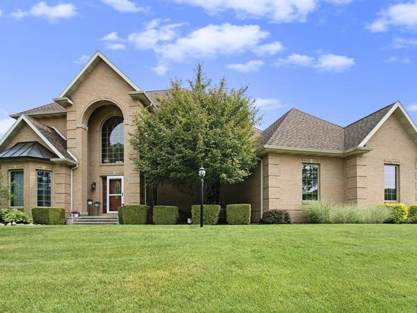 8173 E Walnut Ridge, New Carlisle, IN 46552