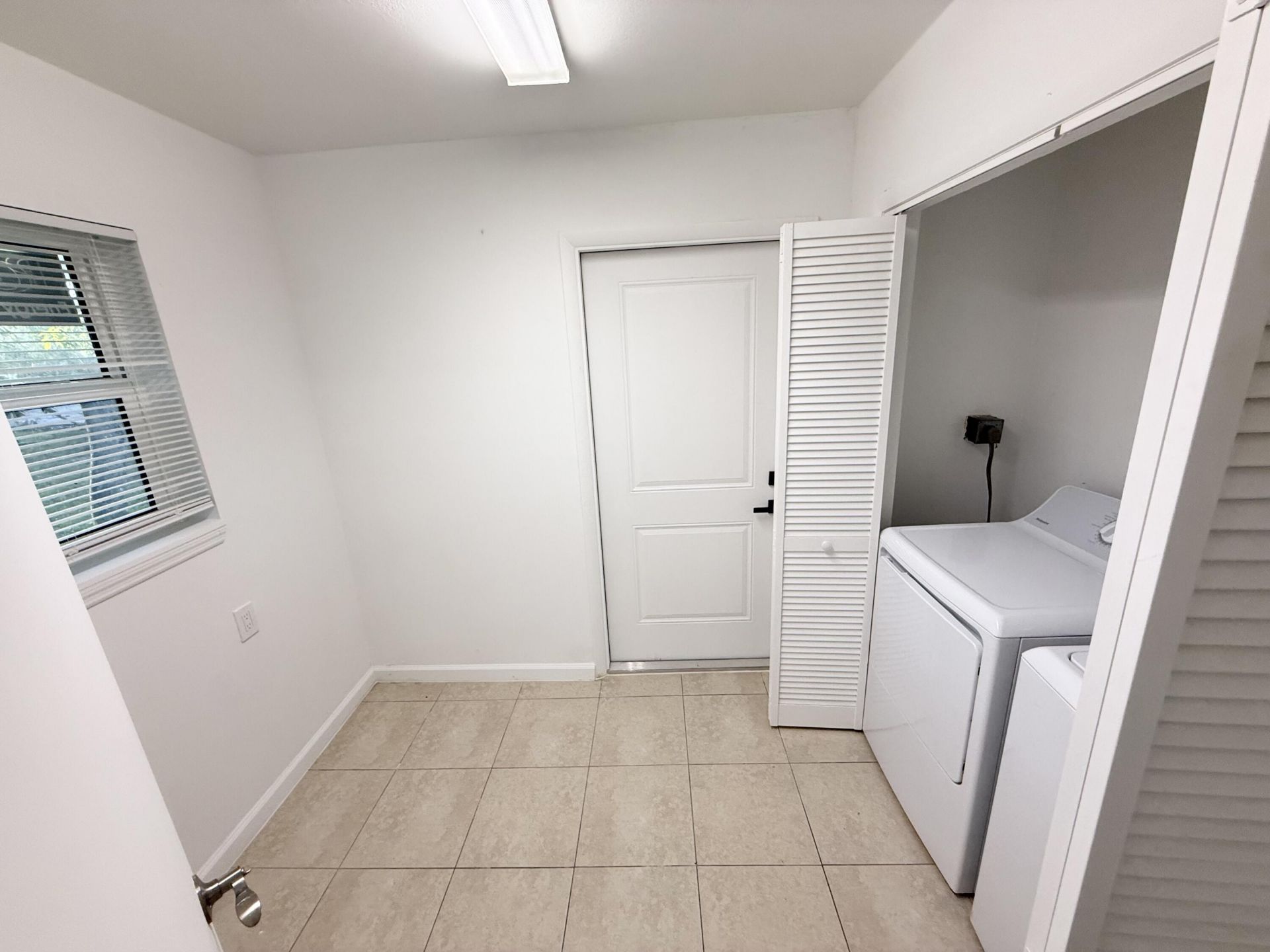 912 SE Tarpon Avenue, Stuart, FL 34994 Photo