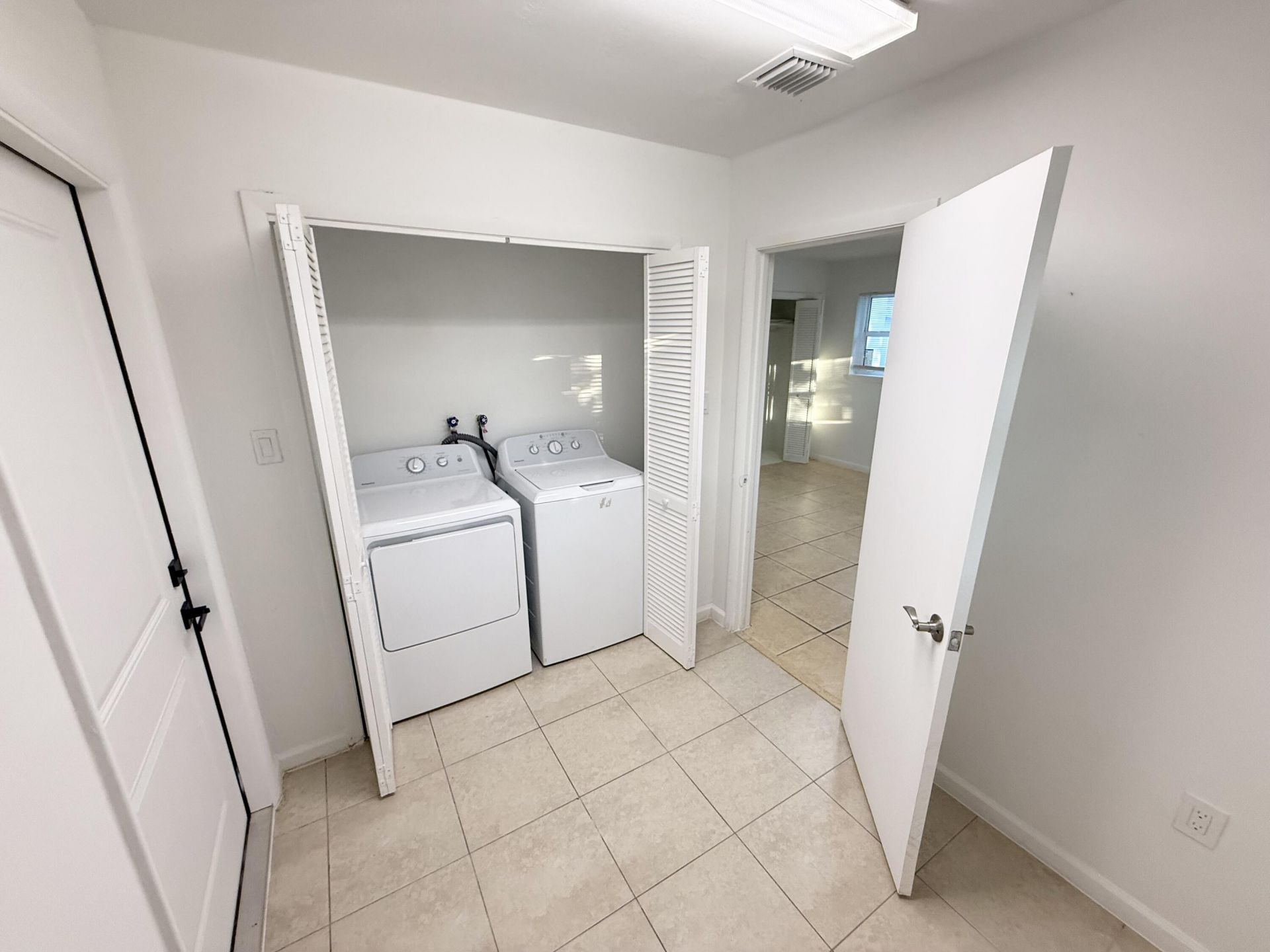 912 SE Tarpon Avenue, Stuart, FL 34994 Photo