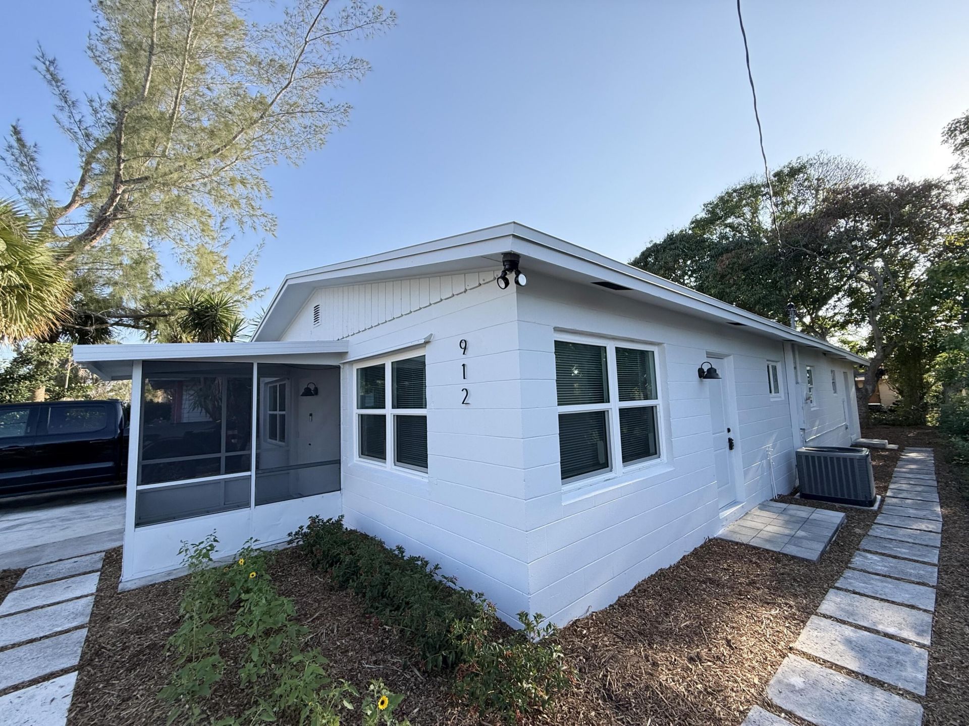 912 SE Tarpon Avenue, Stuart, FL 34994 Photo