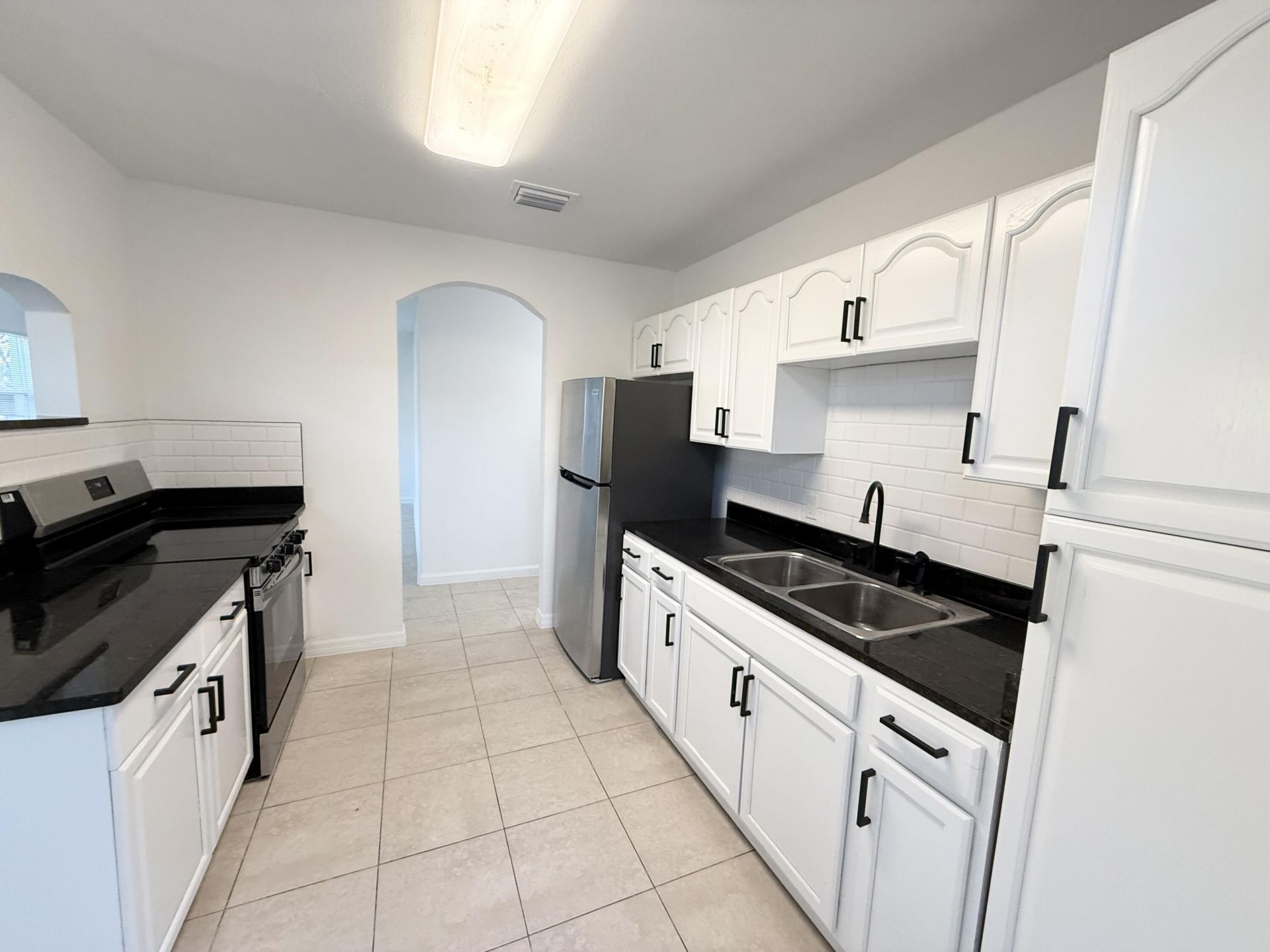 912 SE Tarpon Avenue, Stuart, FL 34994 Photo