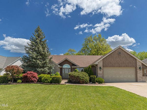 917 S Lallendorf Road, Oregon, OH 43616