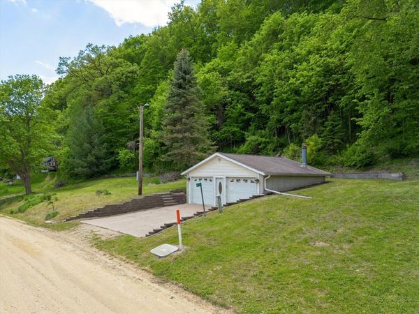 4673 155th Street, Clinton, IA 52732