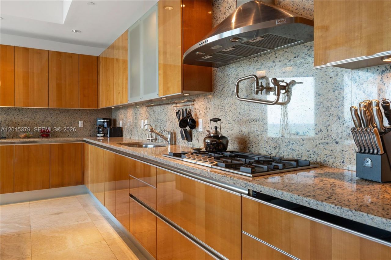 16047 Collins Ave , Unit 704, Sunny Isles Beach, FL 33160 Photo