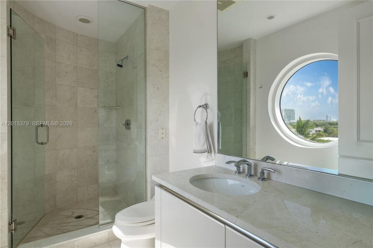 16047 Collins Ave , Unit 704, Sunny Isles Beach, FL 33160 Photo