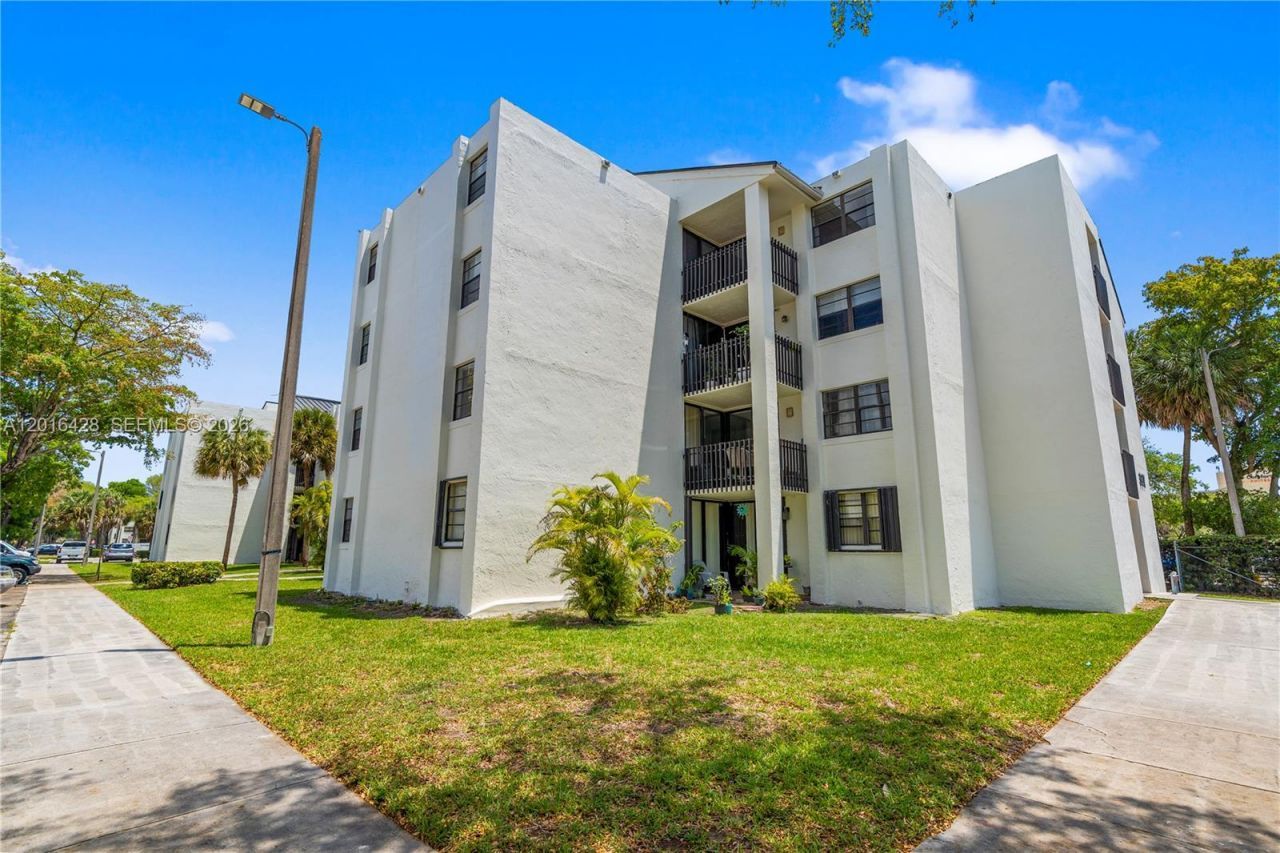 3561 SW 117th Ave , Unit 7-206, Miami, FL 33175 Photo
