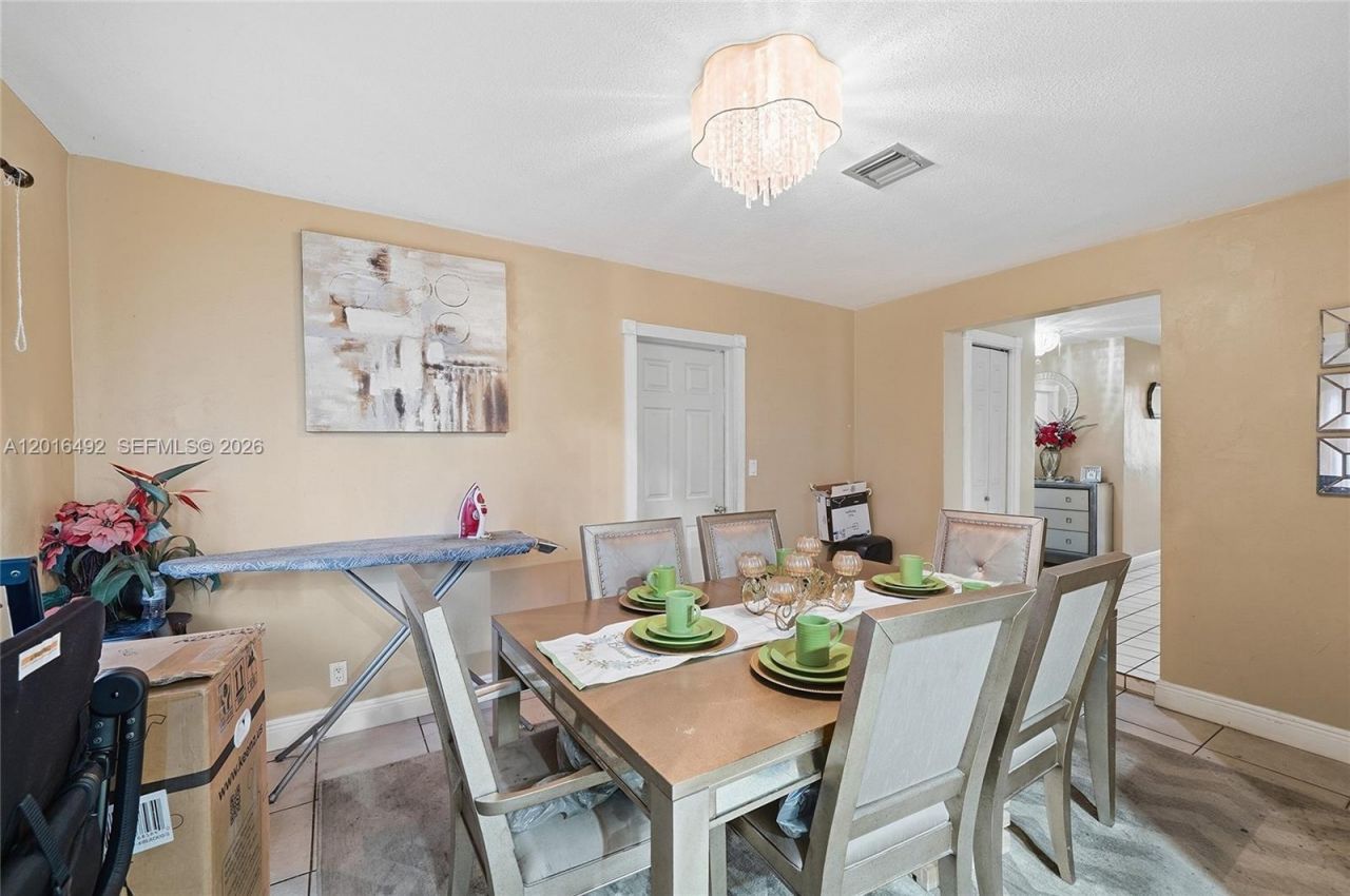 8271 NW 68th Ter, Tamarac, FL 33321 Photo