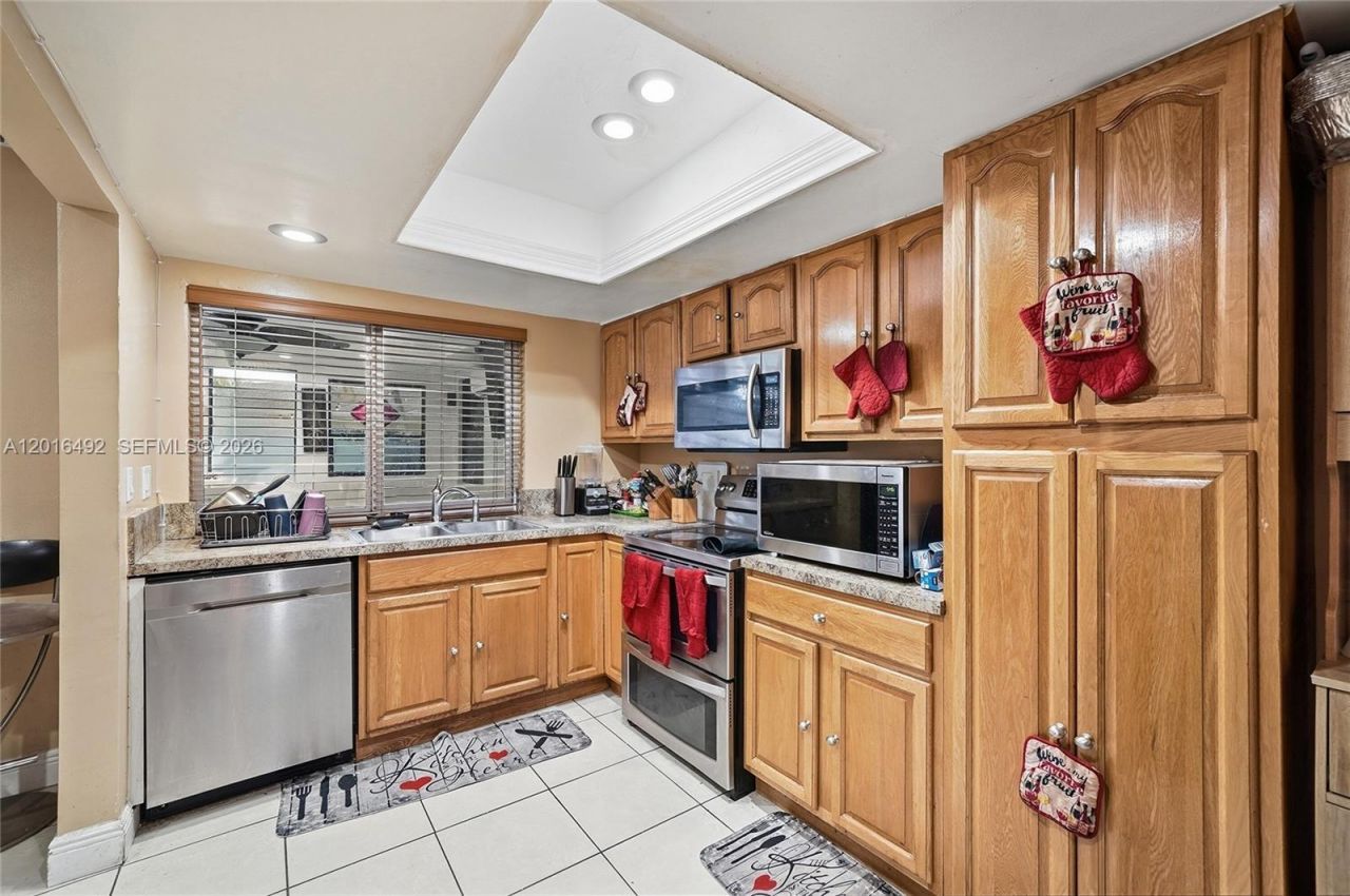 8271 NW 68th Ter, Tamarac, FL 33321 Photo
