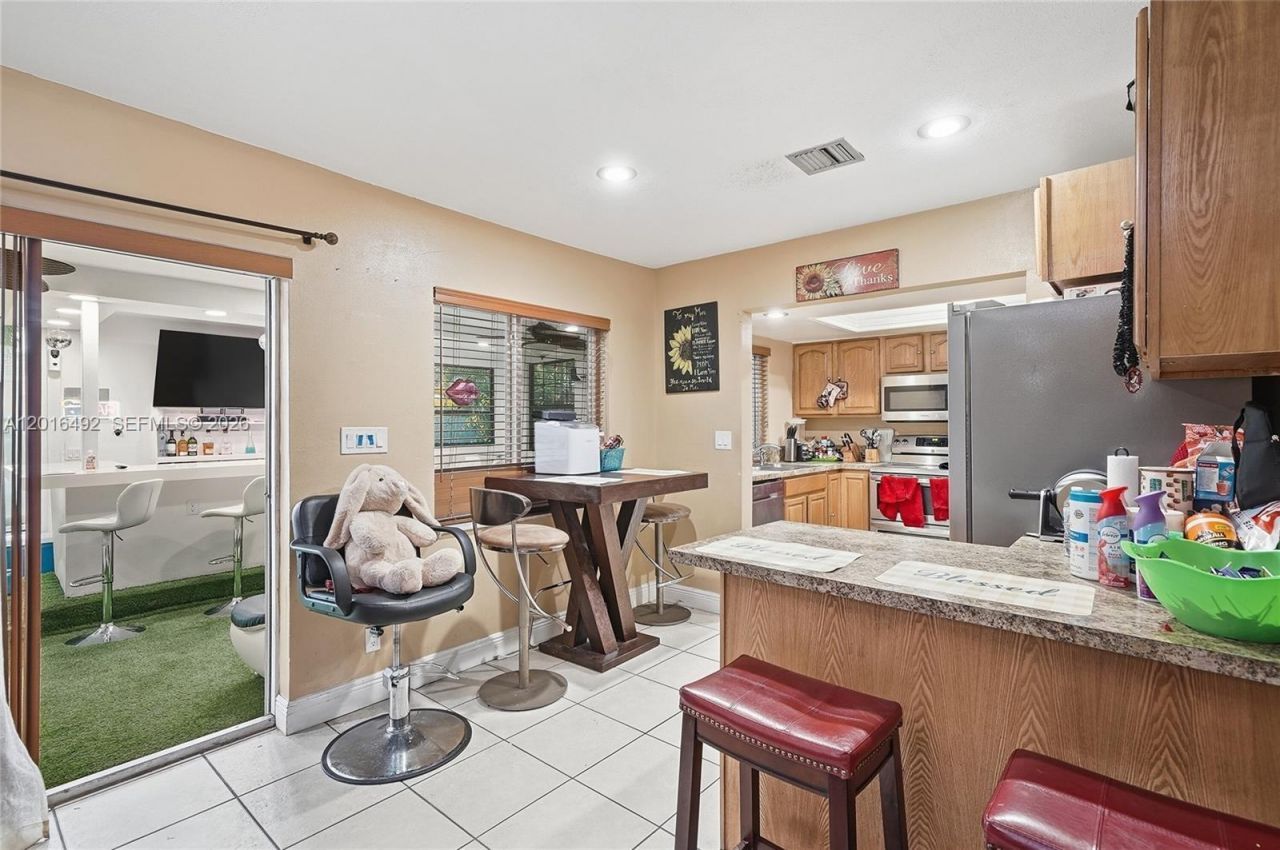 8271 NW 68th Ter, Tamarac, FL 33321 Photo
