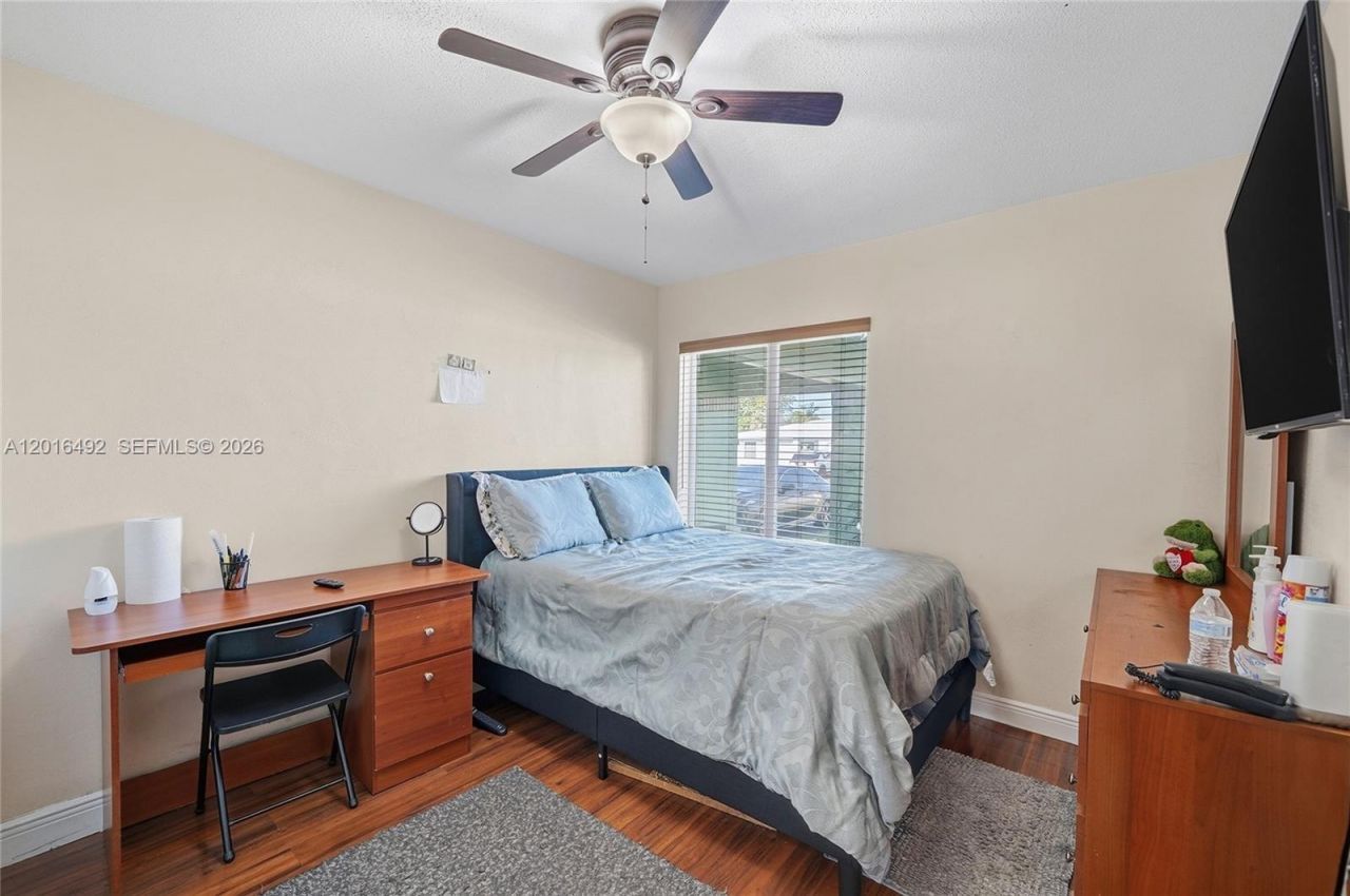 8271 NW 68th Ter, Tamarac, FL 33321 Photo