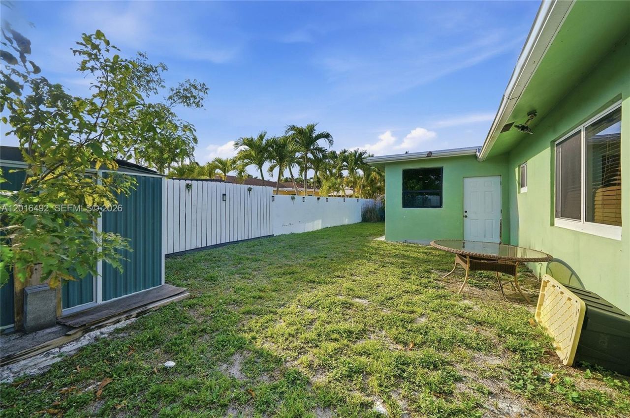 8271 NW 68th Ter, Tamarac, FL 33321 Photo