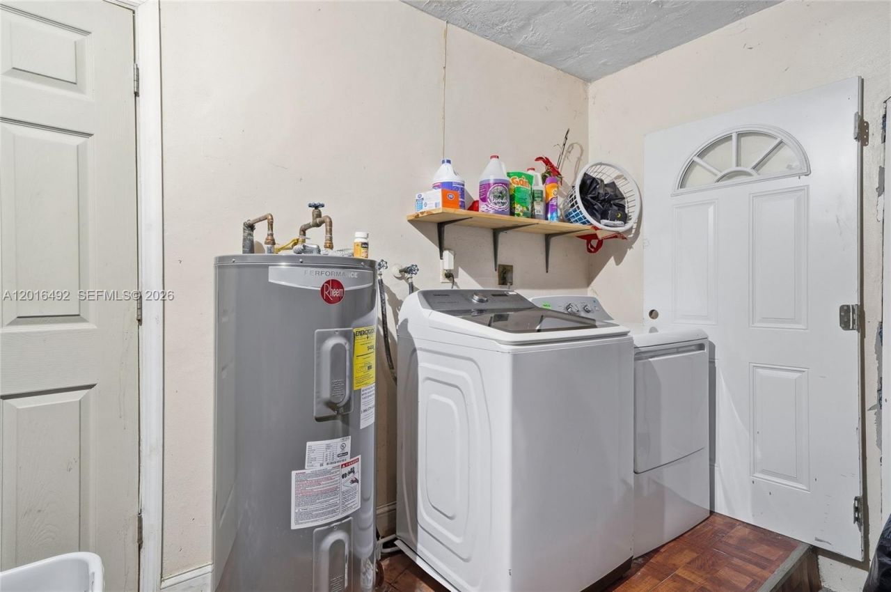 8271 NW 68th Ter, Tamarac, FL 33321 Photo