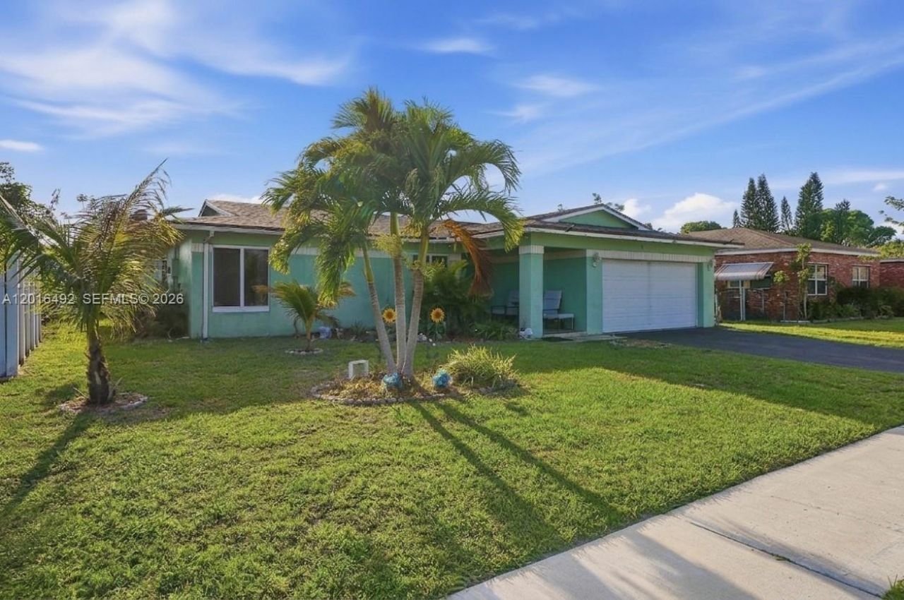 8271 NW 68th Ter, Tamarac, FL 33321 Photo