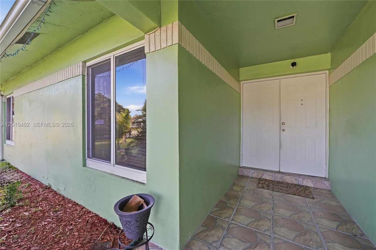 8271 NW 68th Ter, Tamarac, FL 33321 Photo