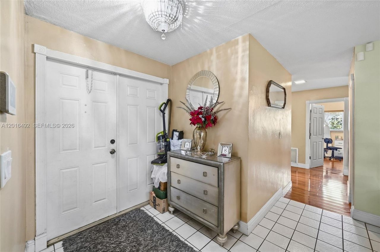 8271 NW 68th Ter, Tamarac, FL 33321 Photo
