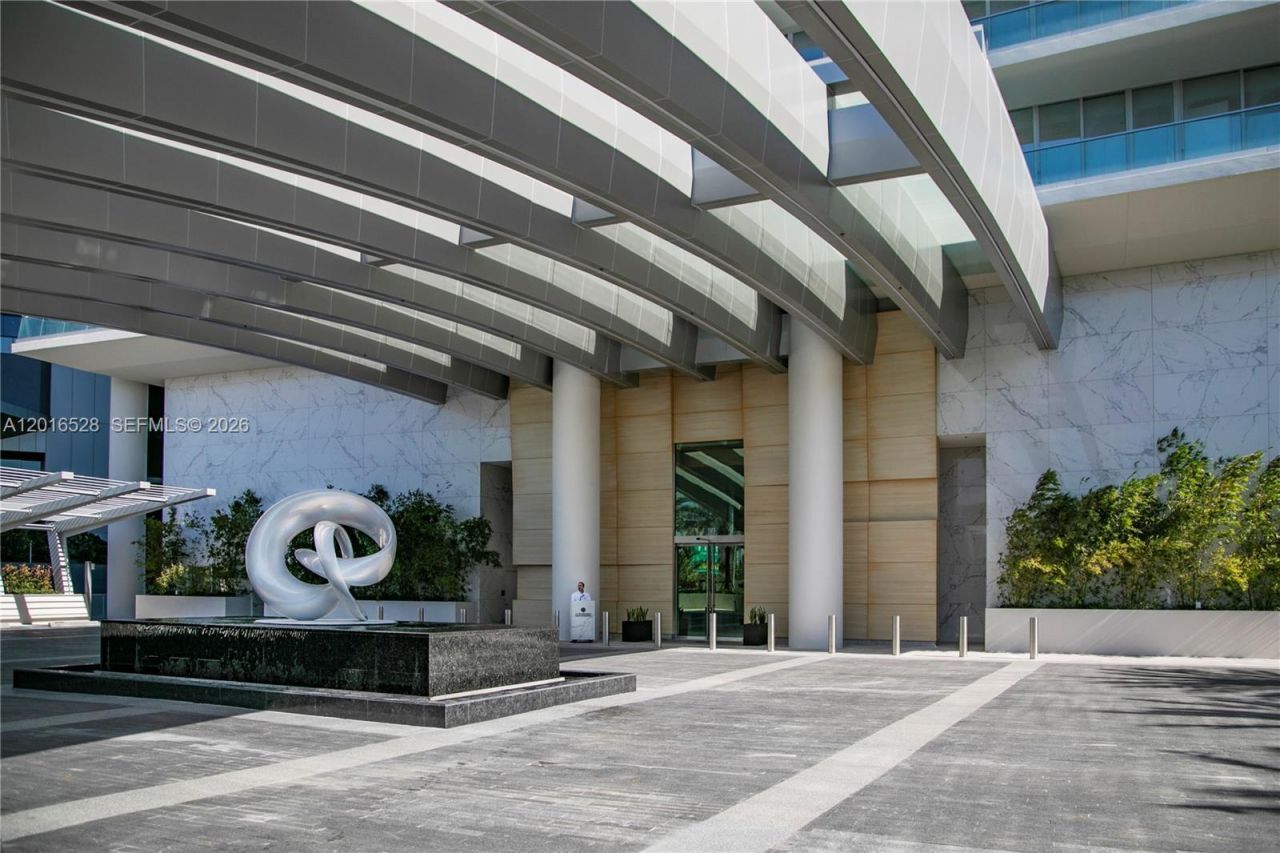18501 Collins Ave , Unit PH5204, Sunny Isles Beach, FL 33160 Photo