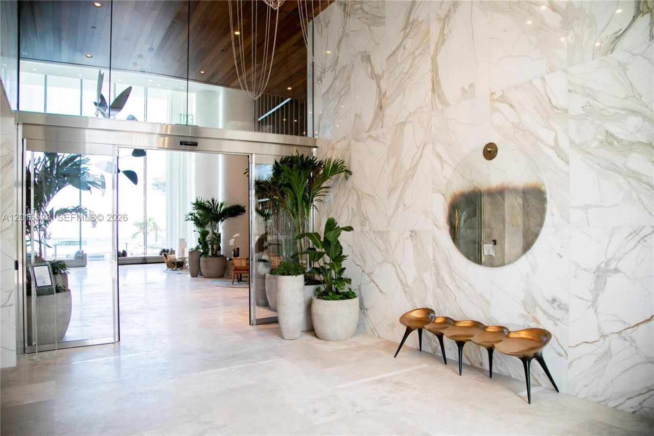 18501 Collins Ave , Unit PH5204, Sunny Isles Beach, FL 33160 Photo