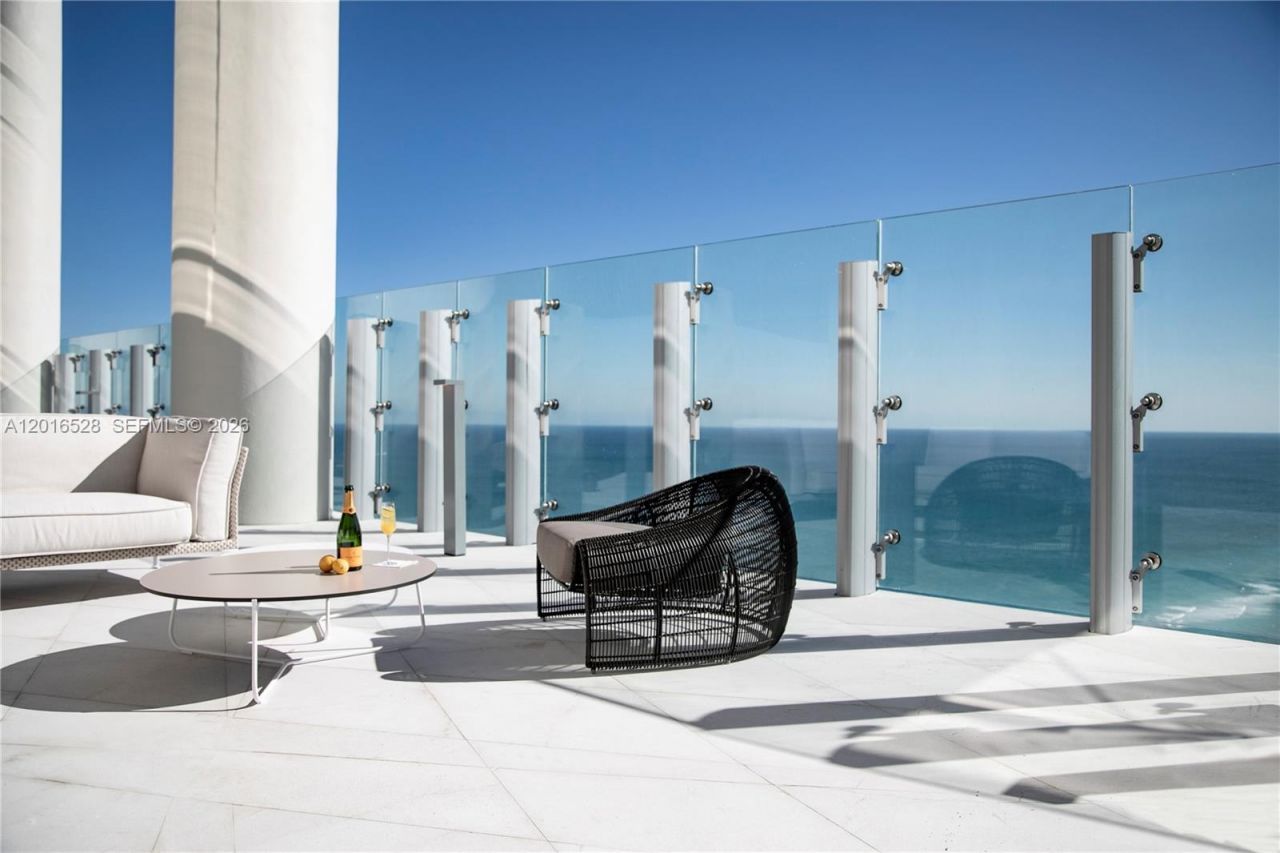 18501 Collins Ave , Unit PH5204, Sunny Isles Beach, FL 33160 Photo