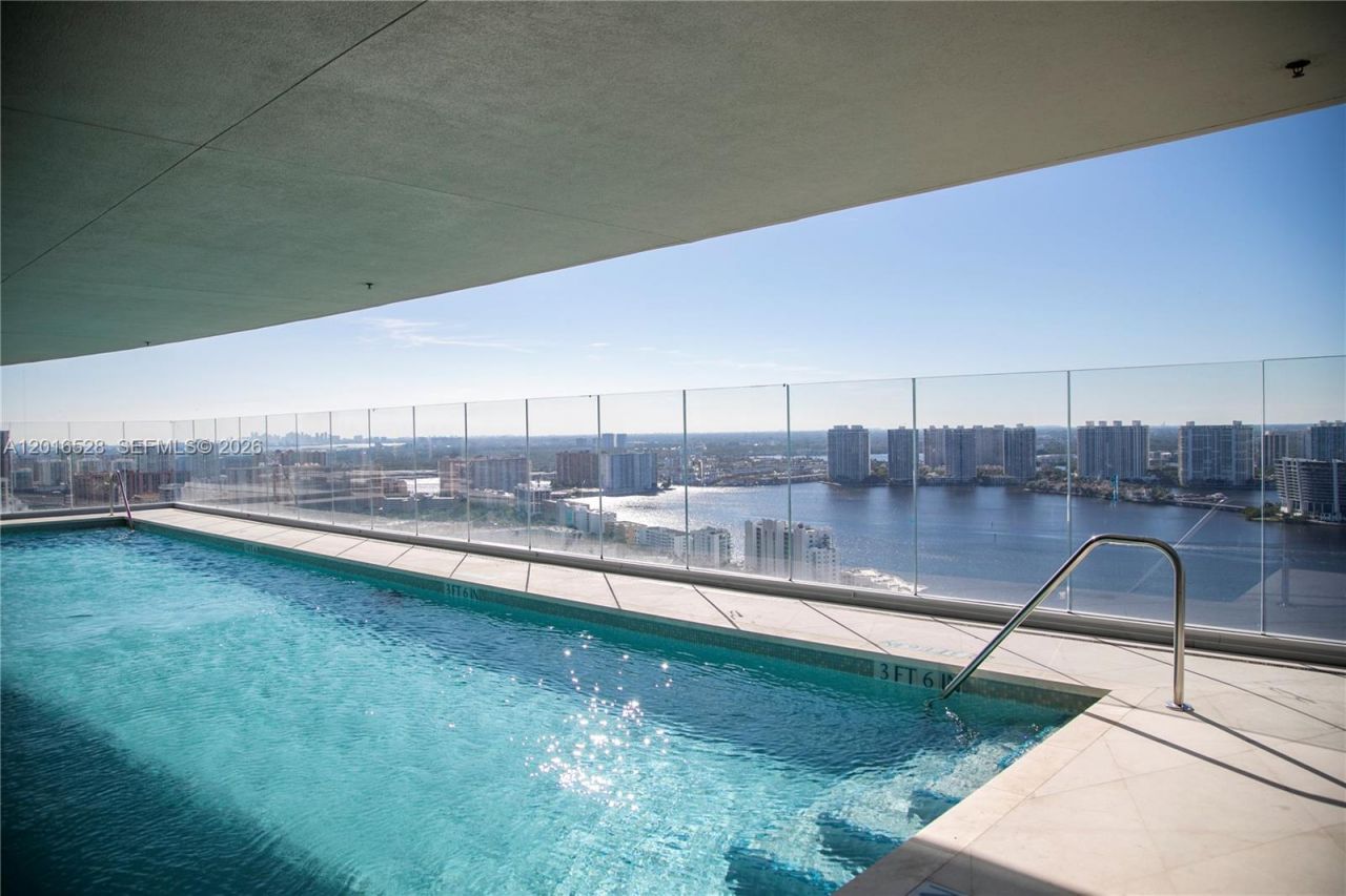 18501 Collins Ave , Unit PH5204, Sunny Isles Beach, FL 33160 Photo