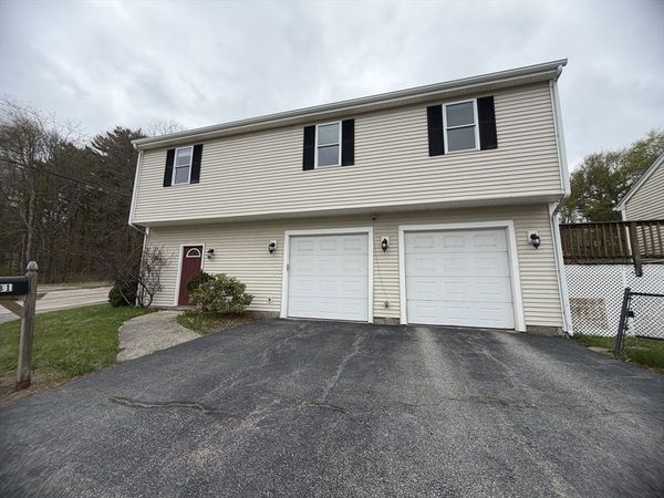 81 N Main St, Bellingham, MA 02019