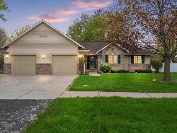 2298 LOST DAUPHIN ROAD, De Pere, WI 54115