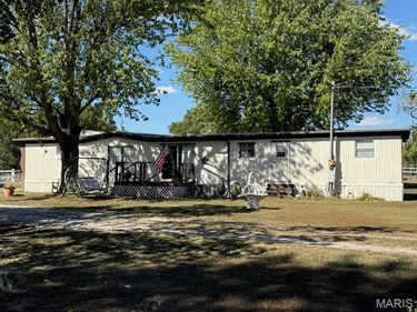 751 Torrens Street , Tilden, IL 62292