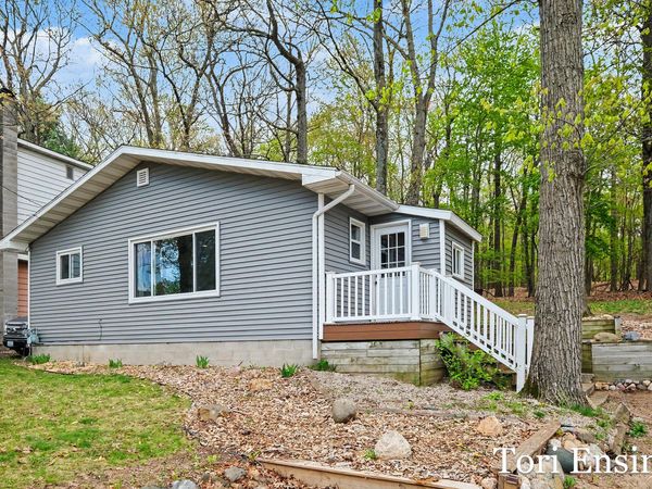 16950 Shawano Drive NE, Sand Lake, MI 49343