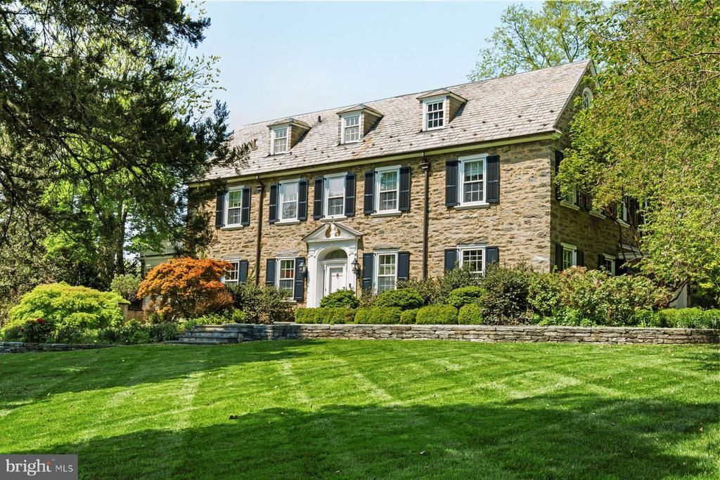 9 NORMAN LANE , PHILADELPHIA, PA 19118