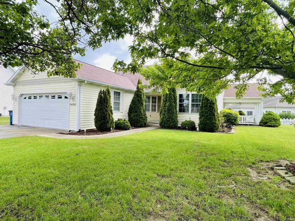 1490 W Crane Pond Drive, Marion, IN 46952