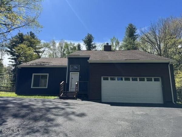 72 Cole Lane, Troy, NY 12180