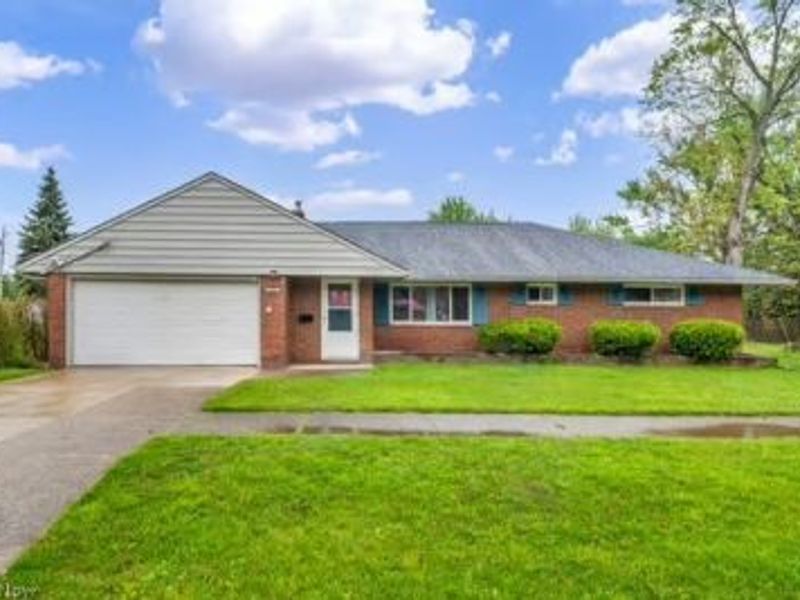 523 Jeannette Drive, Richmond Heights, OH 44143 Photo 1