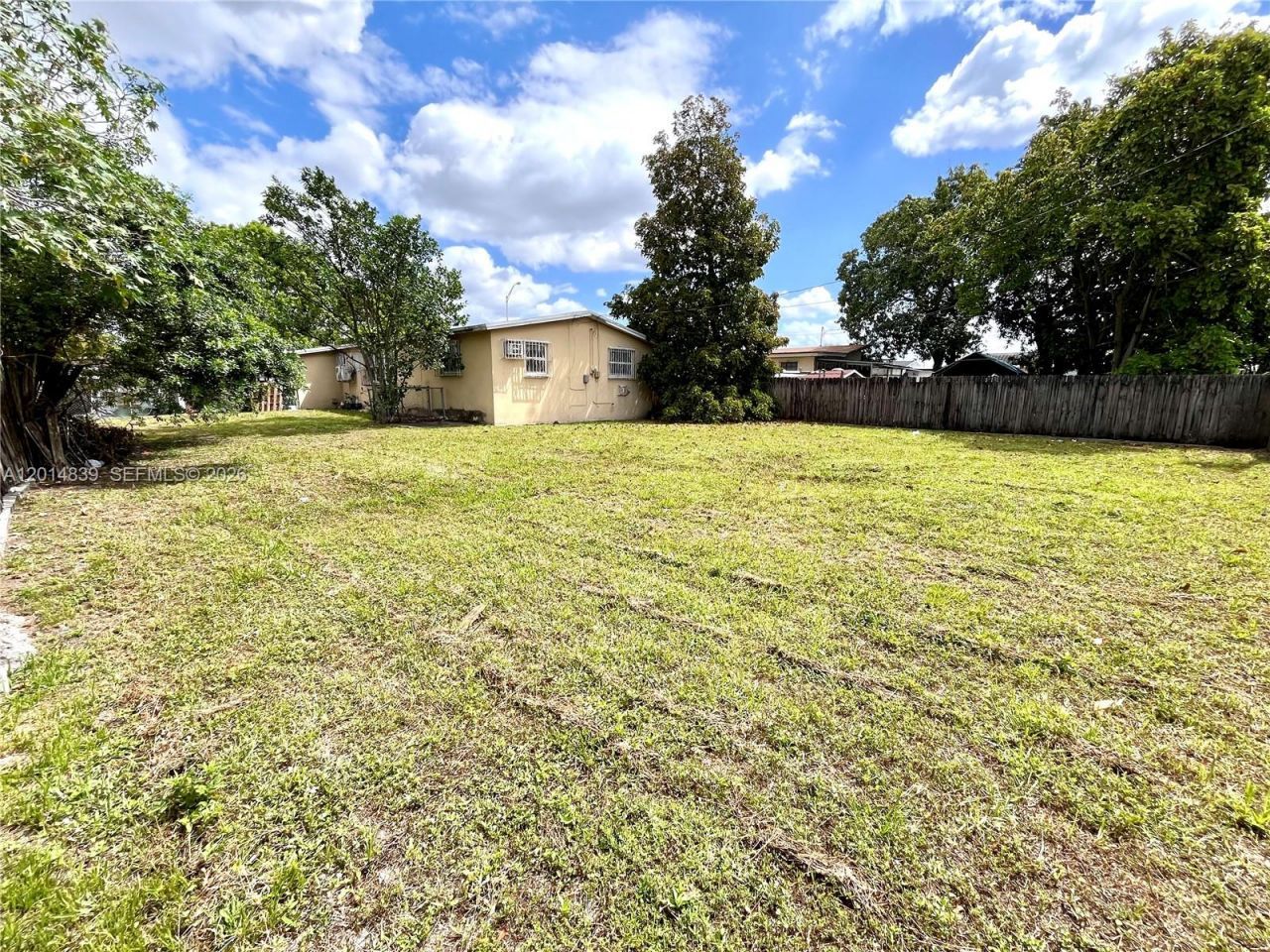 1310 W 31st St, Hialeah, FL 33012 Photo