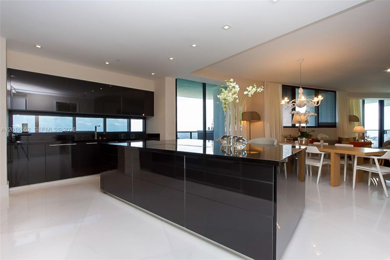 18555 Collins Ave , Unit 4605, Sunny Isles Beach, FL 33160 Photo