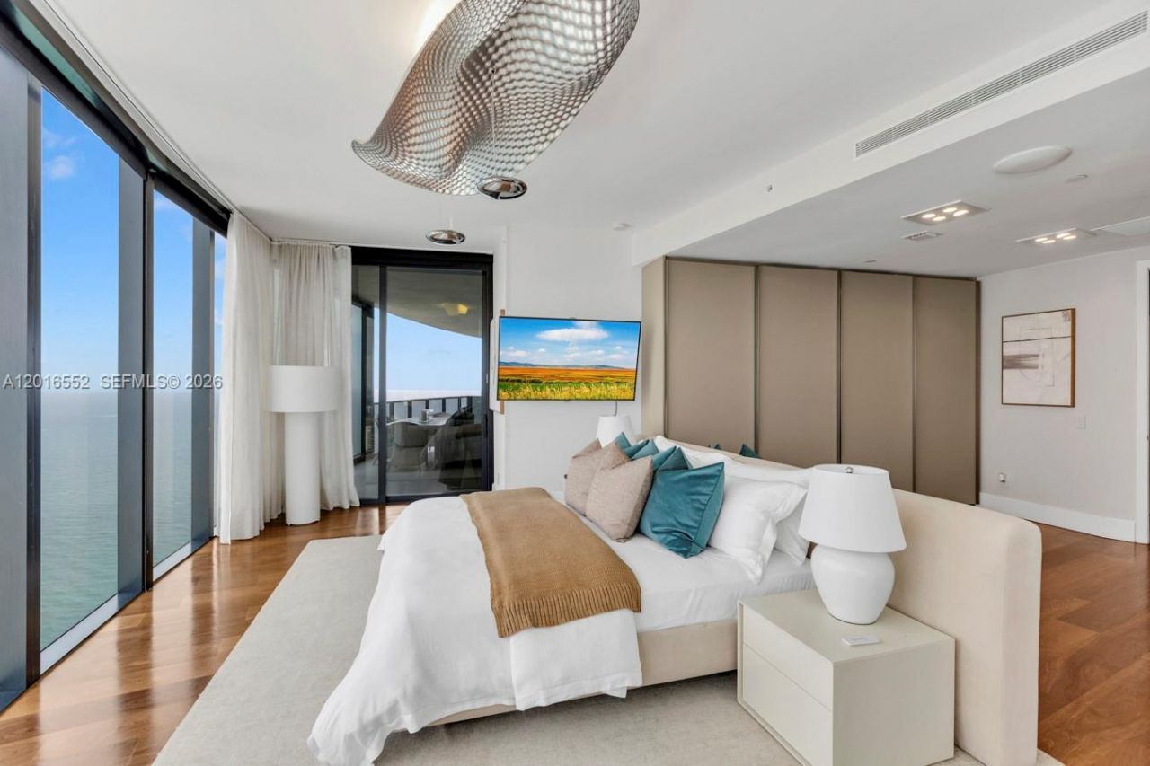 18555 Collins Ave, Unit 4605, Sunny Isles Beach, FL 33160 Photo
