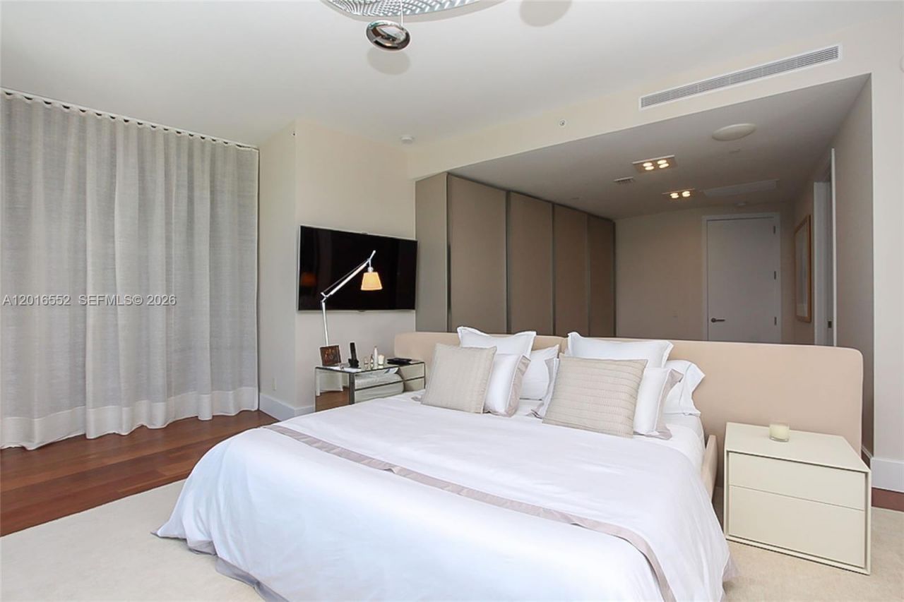18555 Collins Ave , Unit 4605, Sunny Isles Beach, FL 33160 Photo