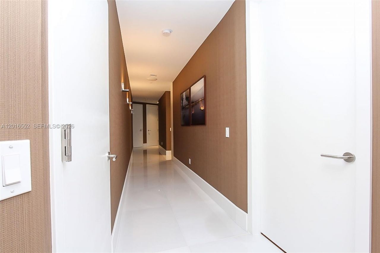18555 Collins Ave , Unit 4605, Sunny Isles Beach, FL 33160 Photo