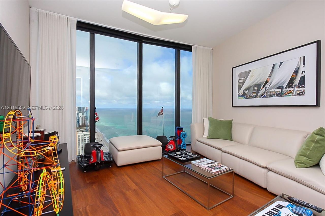 18555 Collins Ave , Unit 4605, Sunny Isles Beach, FL 33160 Photo