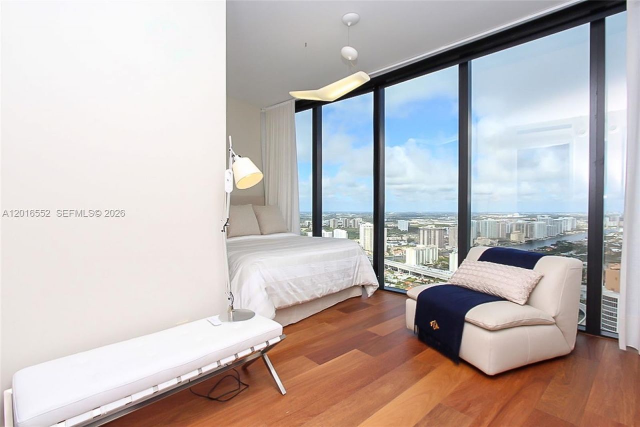 18555 Collins Ave , Unit 4605, Sunny Isles Beach, FL 33160 Photo