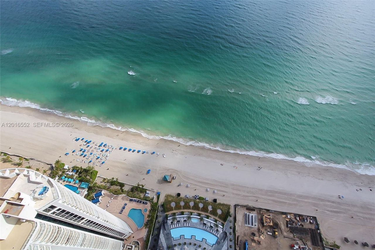 18555 Collins Ave , Unit 4605, Sunny Isles Beach, FL 33160 Photo