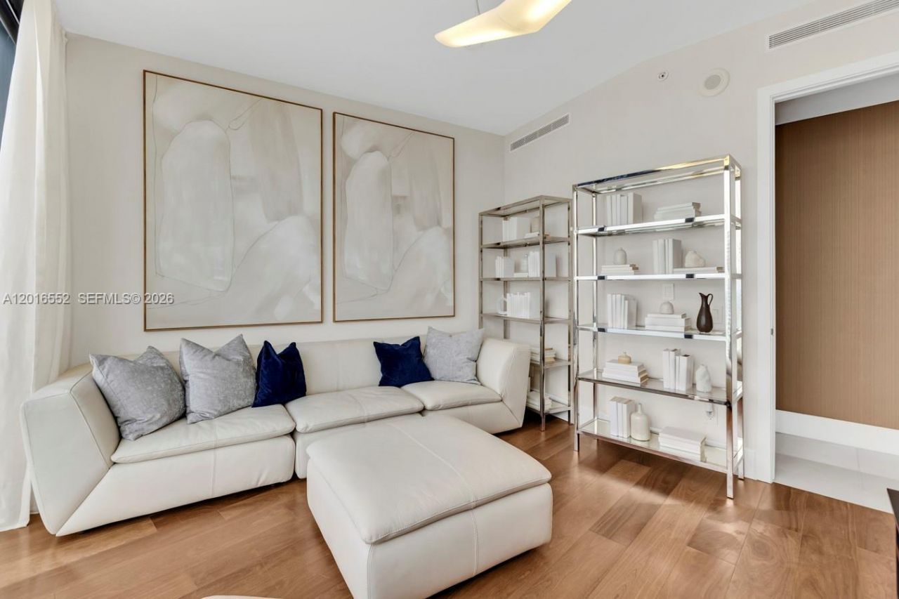 18555 Collins Ave, Unit 4605, Sunny Isles Beach, FL 33160 Photo