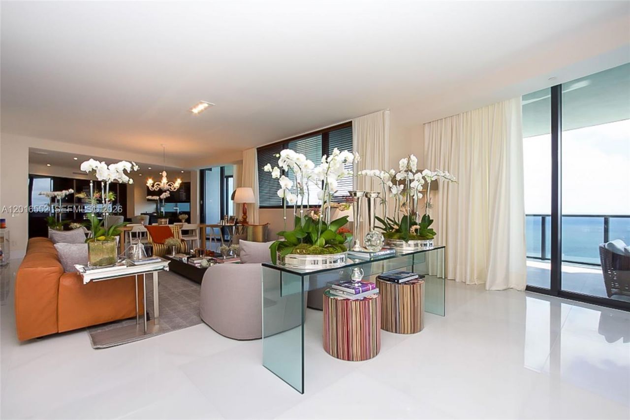 18555 Collins Ave , Unit 4605, Sunny Isles Beach, FL 33160 Photo