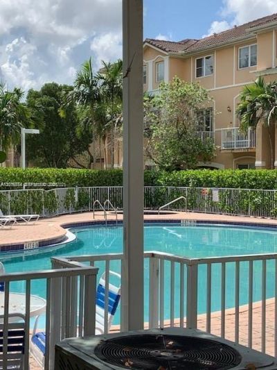 7100 NW 177th St , Unit 202-14, Hialeah, FL 33015 Photo