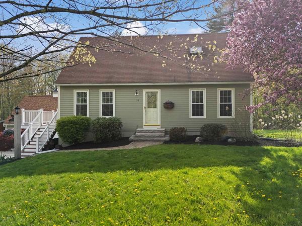 14 Weaver Place, Weare, NH 03281
